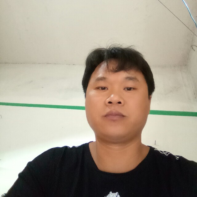寂寞打百褶裙的照片
