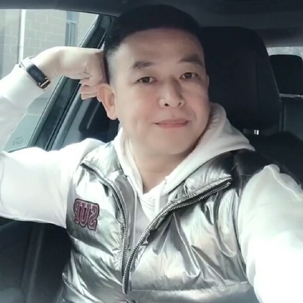 长颈鹿自信的照片