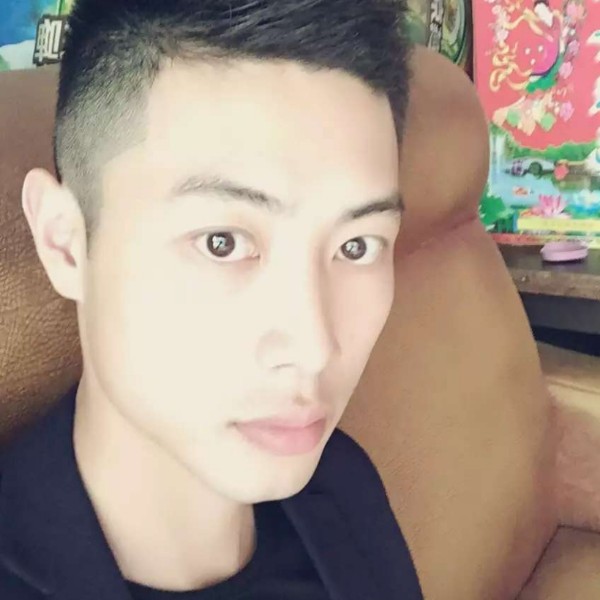 抽屉浅吻爱撒娇海的照片
