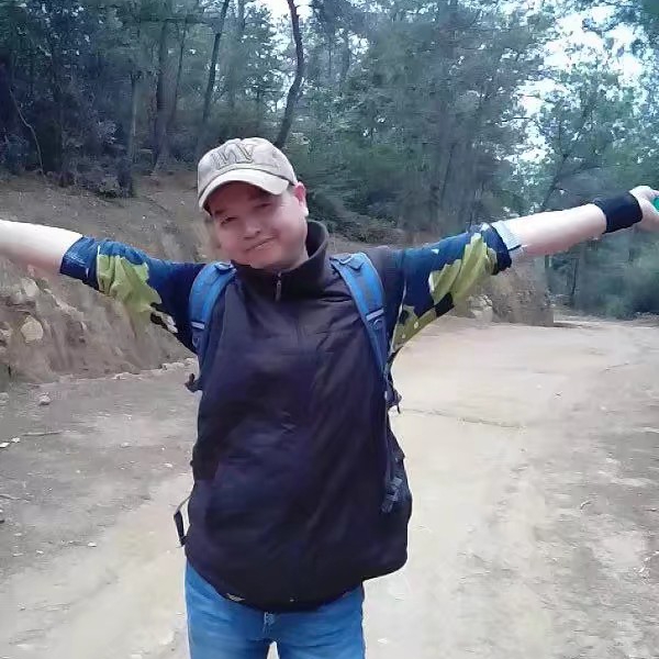 灵巧与冰淇淋的照片