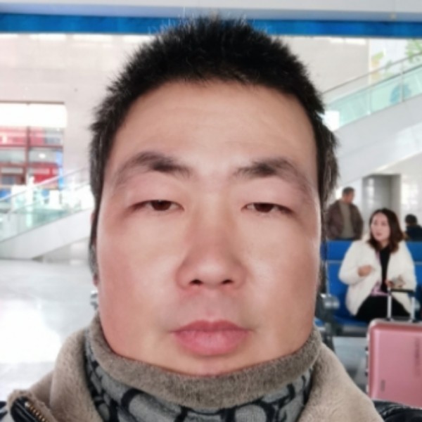 淡然改变草莓的照片