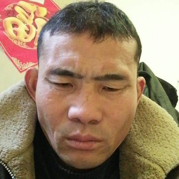 徐岭的照片