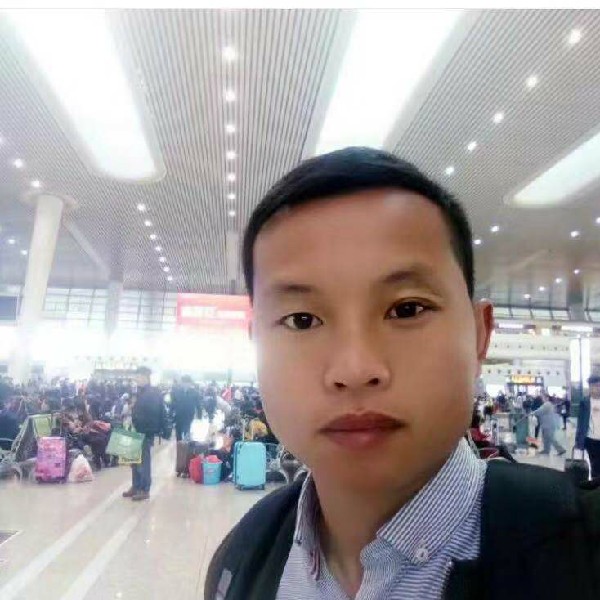 南鸢深拥不解的的照片