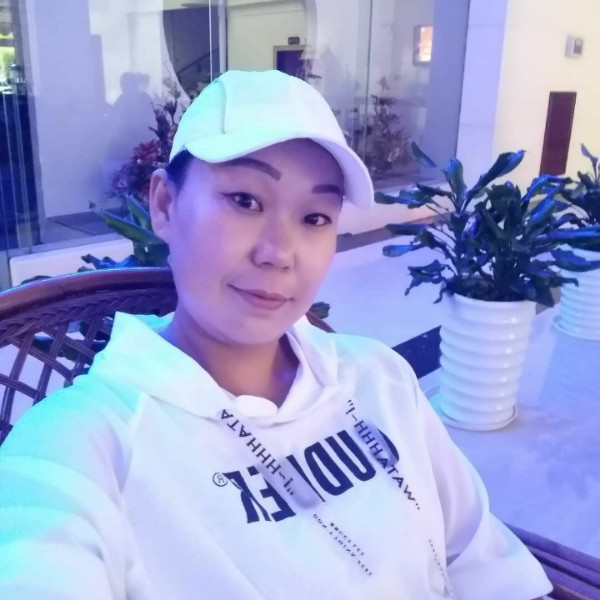 故意凝眸星月的照片