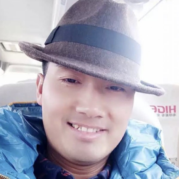 纪家公子的照片
