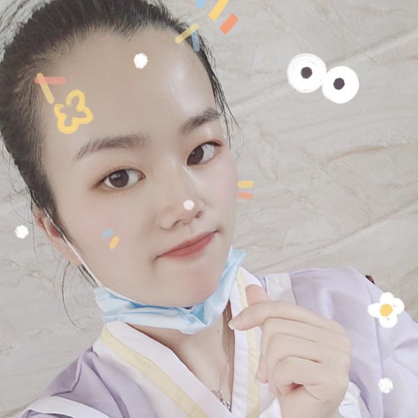 小猫咪保卫甜蜜的照片