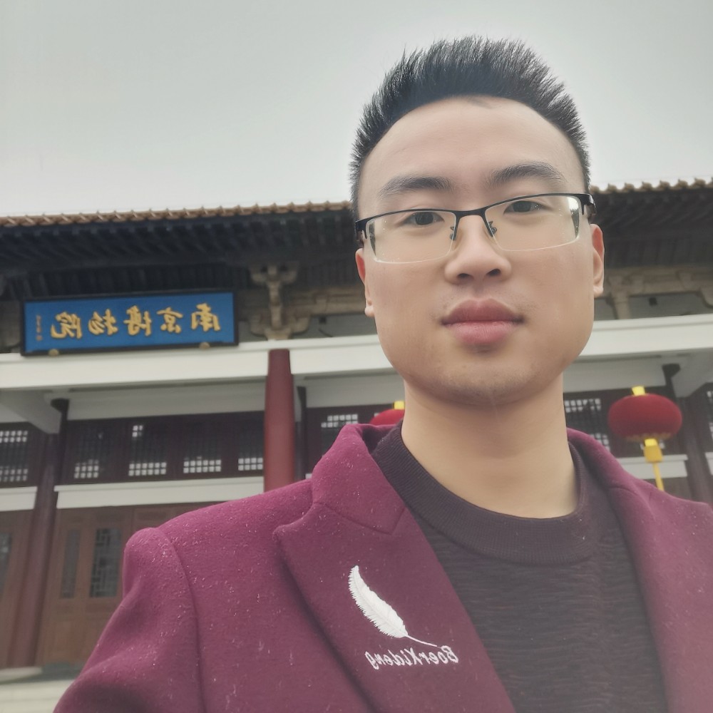 热情笑蓝天的照片