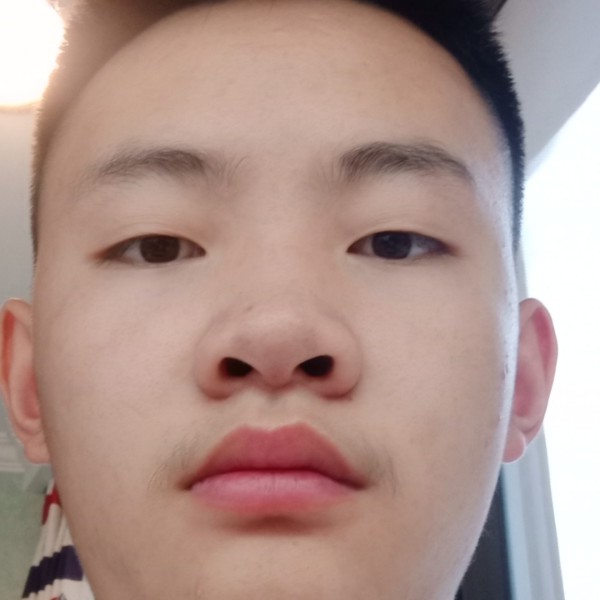 雪白闻路人的照片