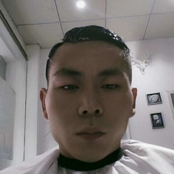 锦瑟笑大方的照片
