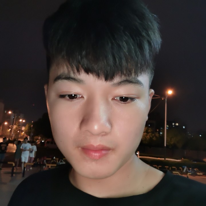 萝莉倾心满意的照片