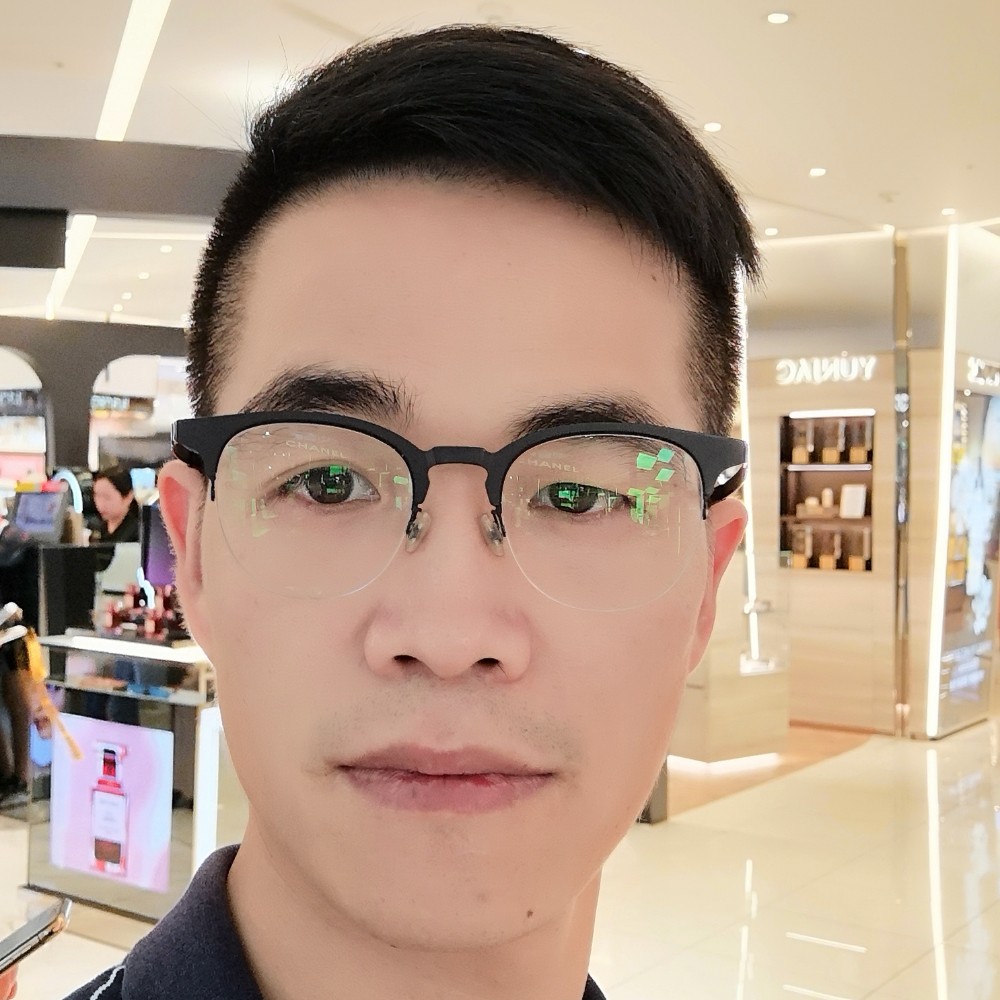 白发转黑发.的照片