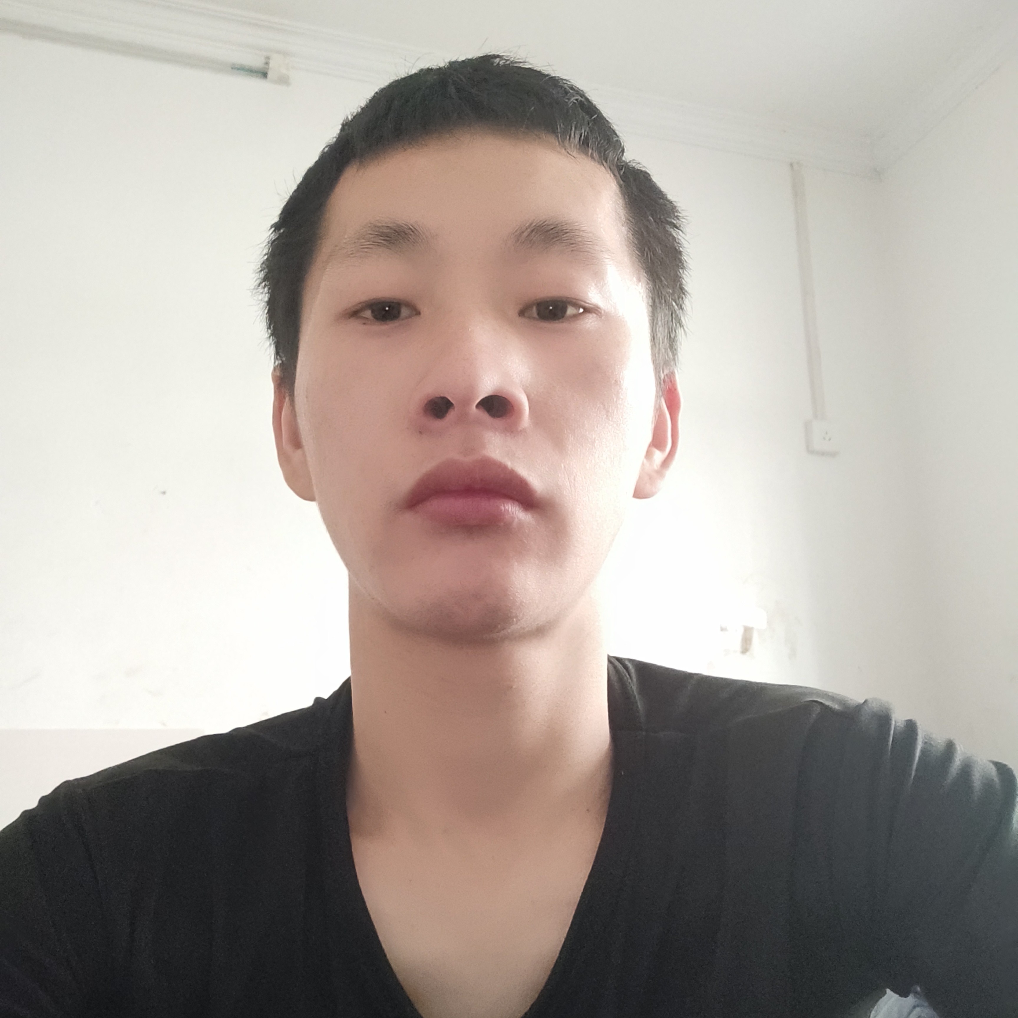 衬衫挽手朴素的照片