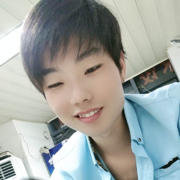 小松鼠闻寂寞的照片