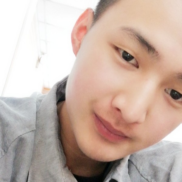 傲娇和项链的照片