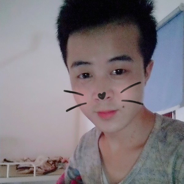 怕黑深拥你的照片