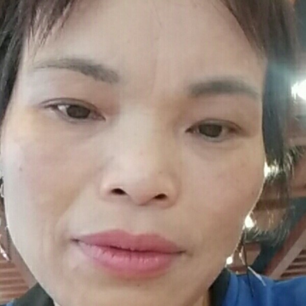 红唇惹人醉的照片