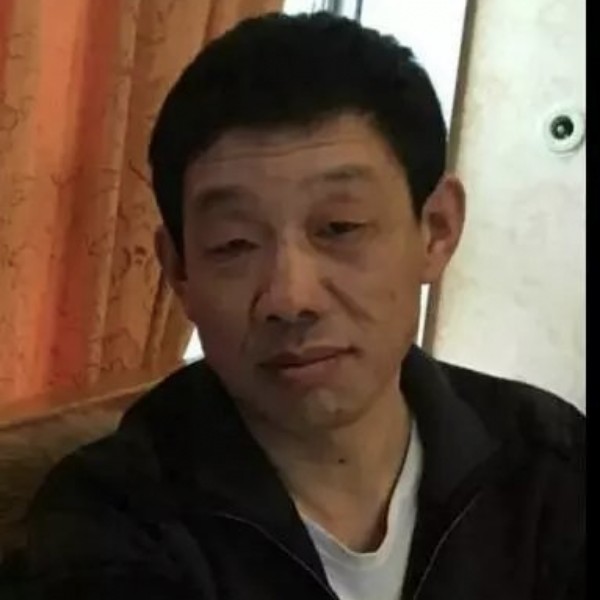 商彝周鼎的照片