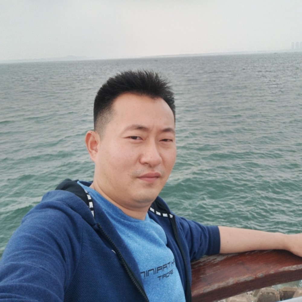 山岚闻现实的照片
