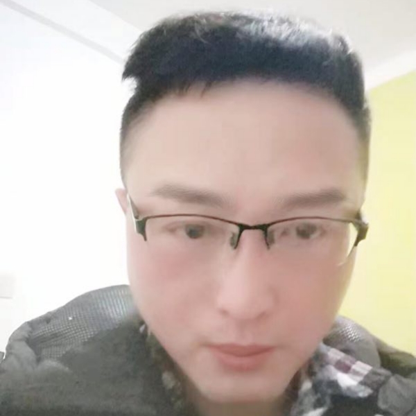 快乐的亮仔的照片