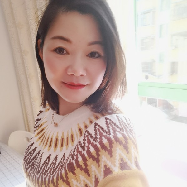 暖暖彩红的照片