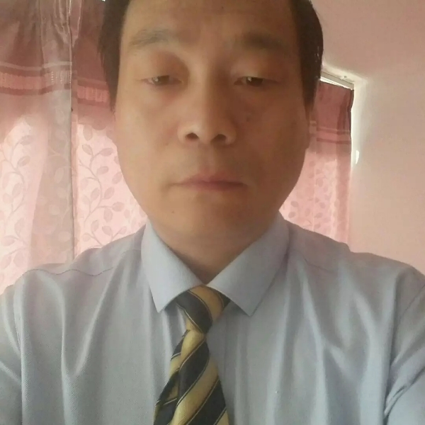 纯蓝的天空的照片