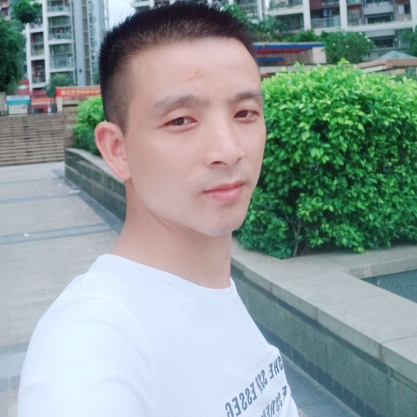 屈跃国的照片