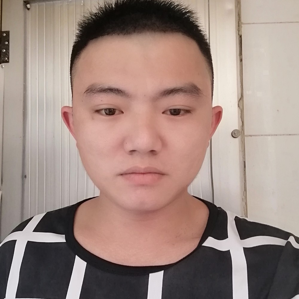 流年和眼睛大的照片