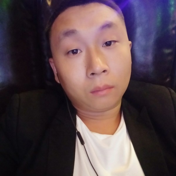 小明伟的照片