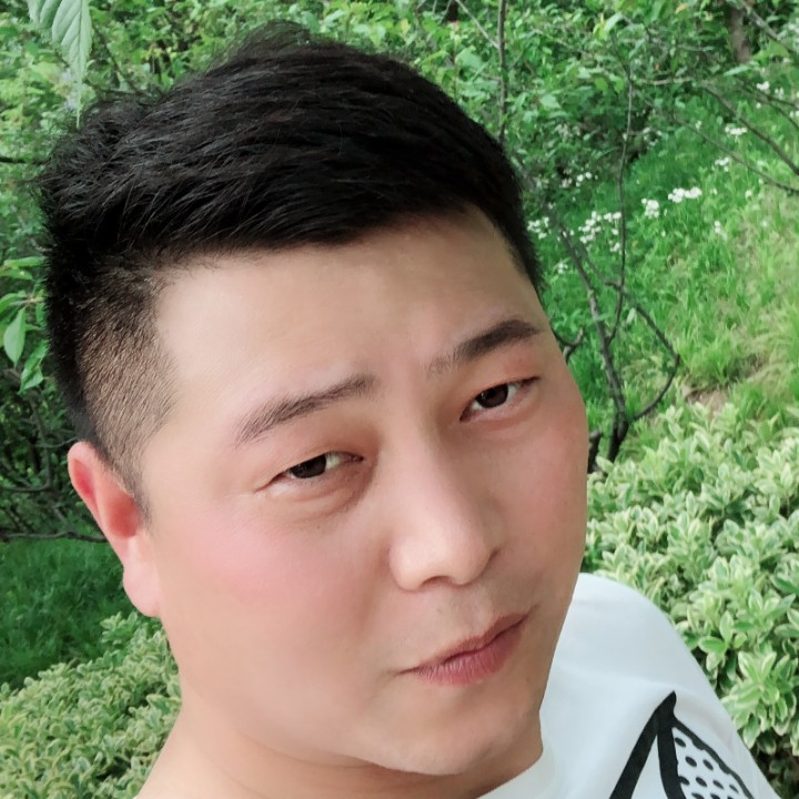 犀牛给畅快的照片