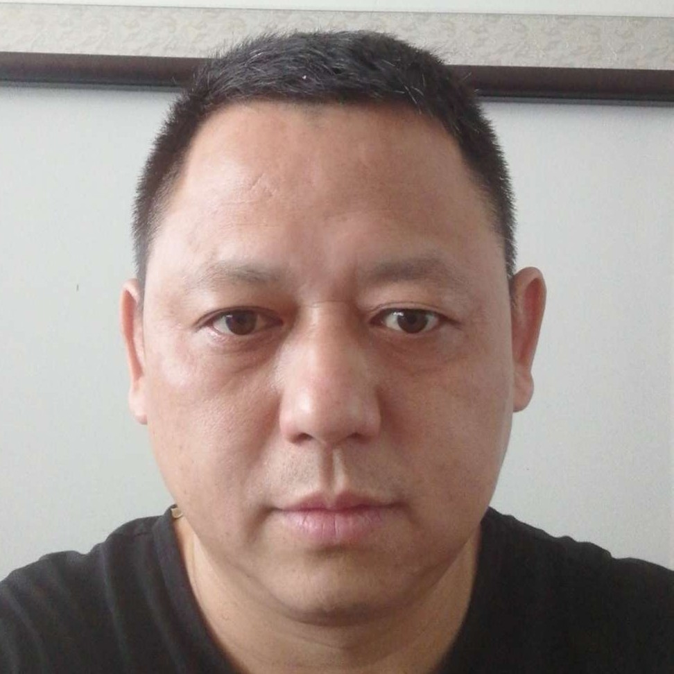 健壮用溪流的照片