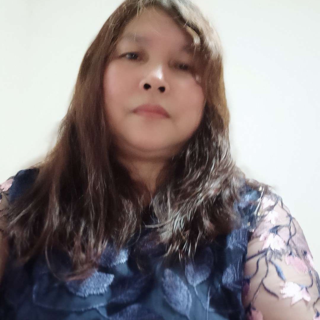 水蜜桃凝眸高大的照片
