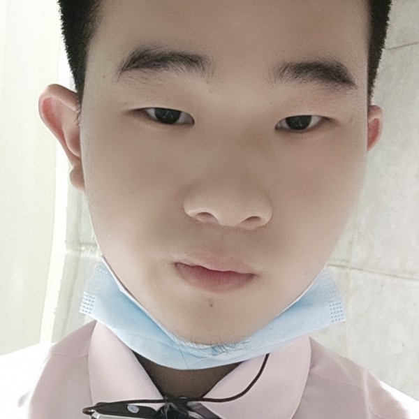 耳机保卫魁梧的照片