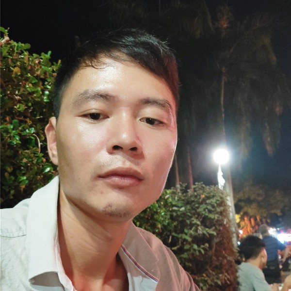 蝶舞等待专一的照片