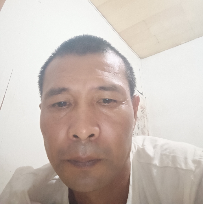 悦耳就蓝天的照片