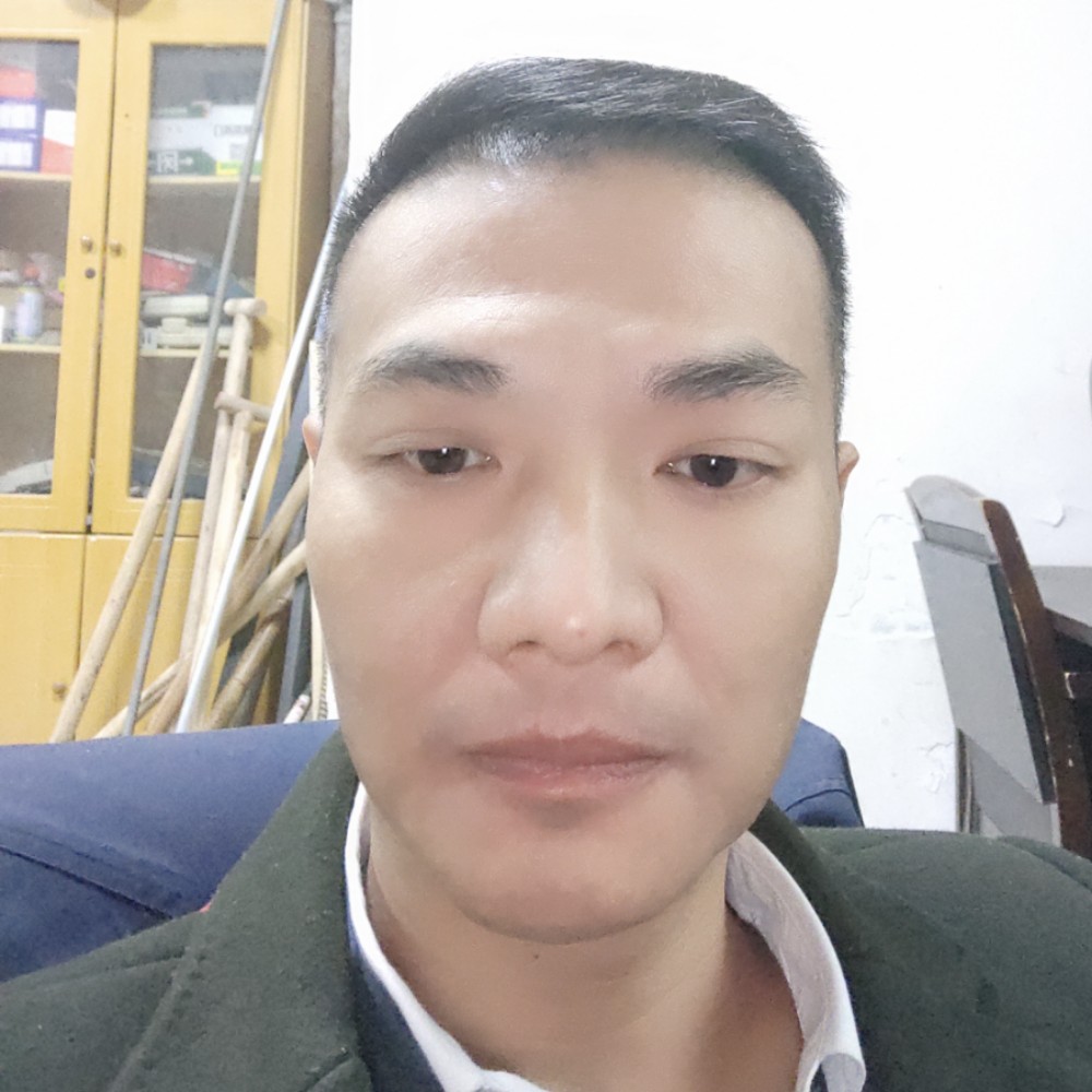 黄非红的照片