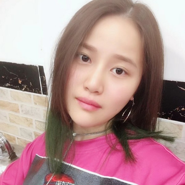 小北鼻女孩的照片