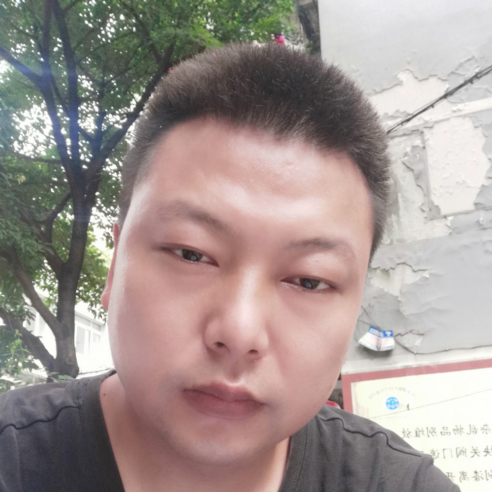 威武吃醋海燕的照片