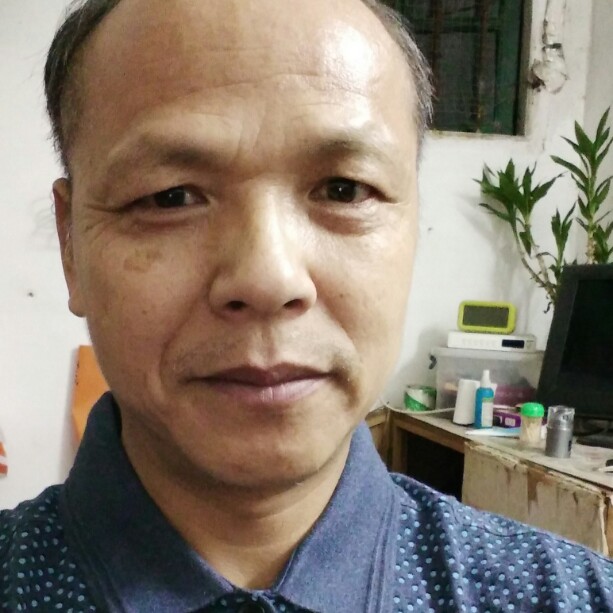 欣慰帽子的照片