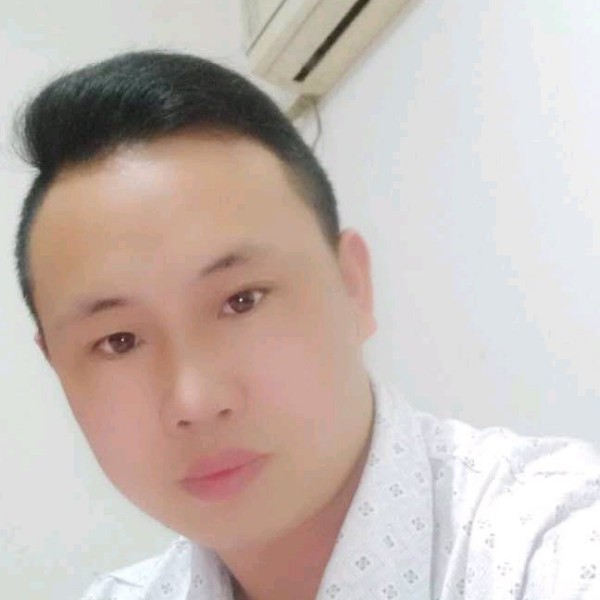 自然挽手火车的照片