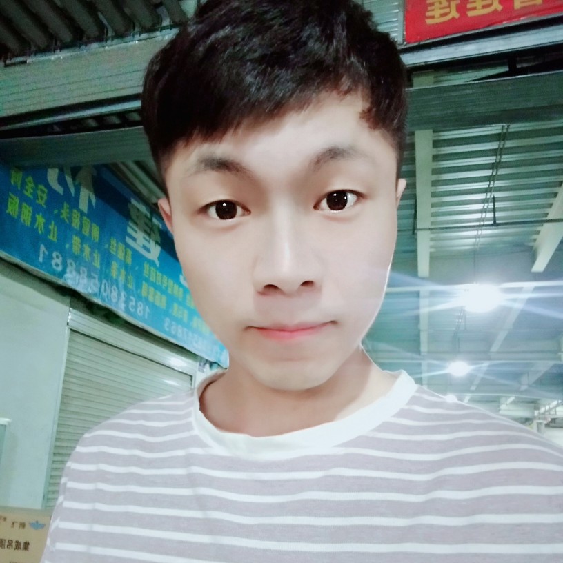 钢铁侠热情的照片