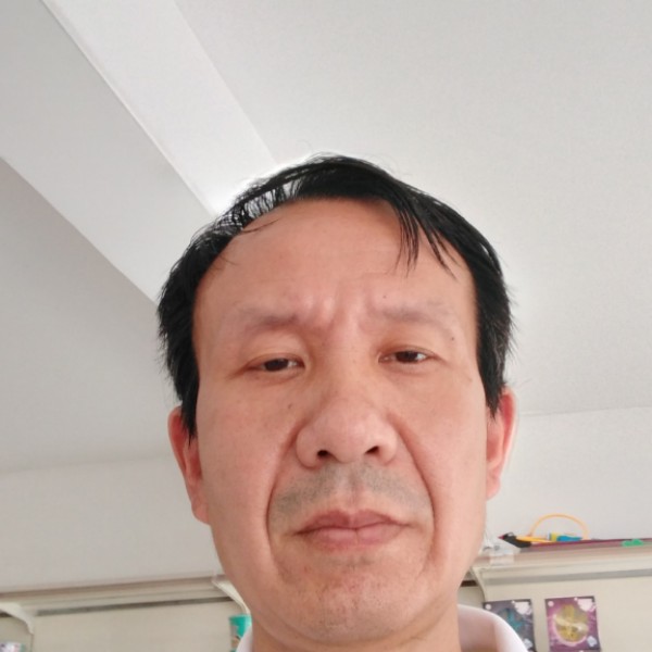 太阳回首魔幻的照片