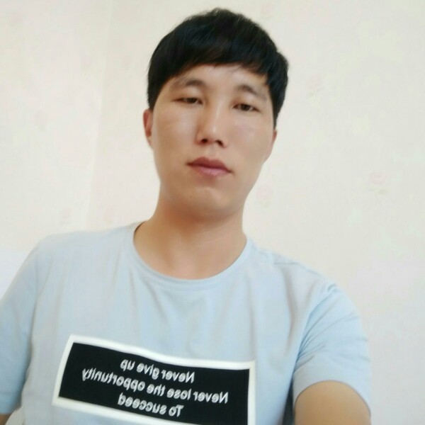 日落的黄昏的照片