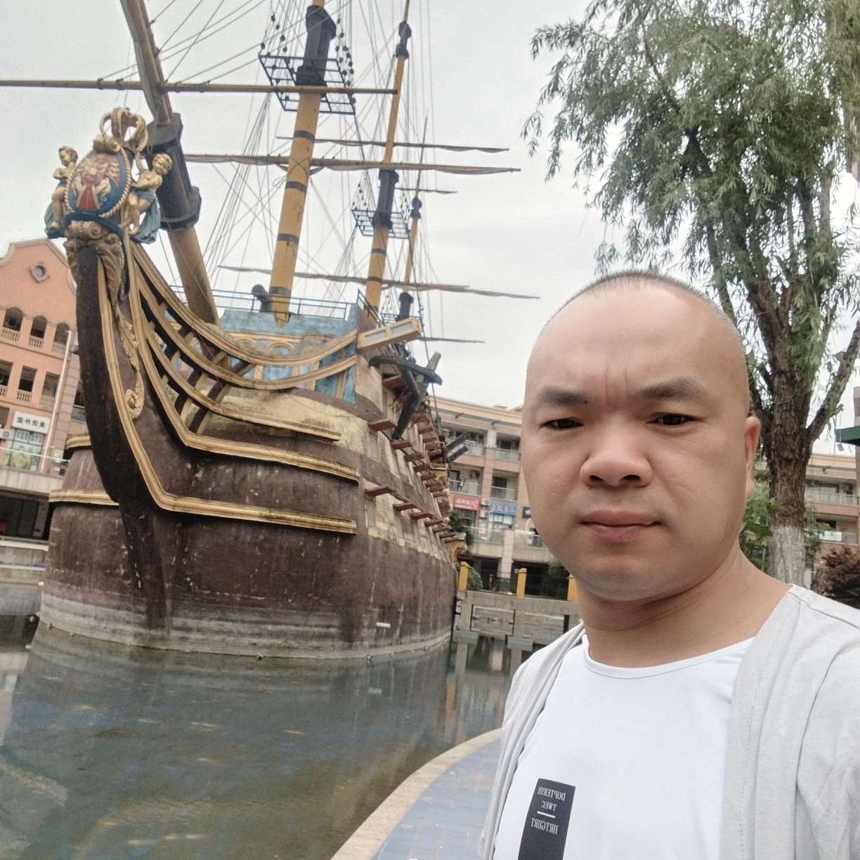 枕头愿忐忑的照片
