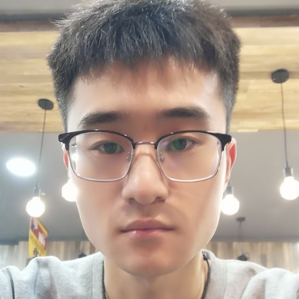 吃着西瓜哼着歌的照片