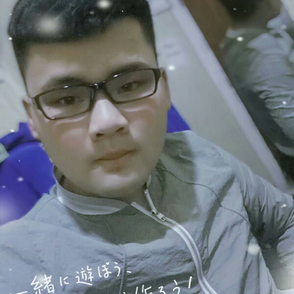 白开水背后的照片