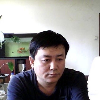 路人多么含蓄的照片