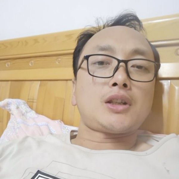 苗条笑最后的的照片