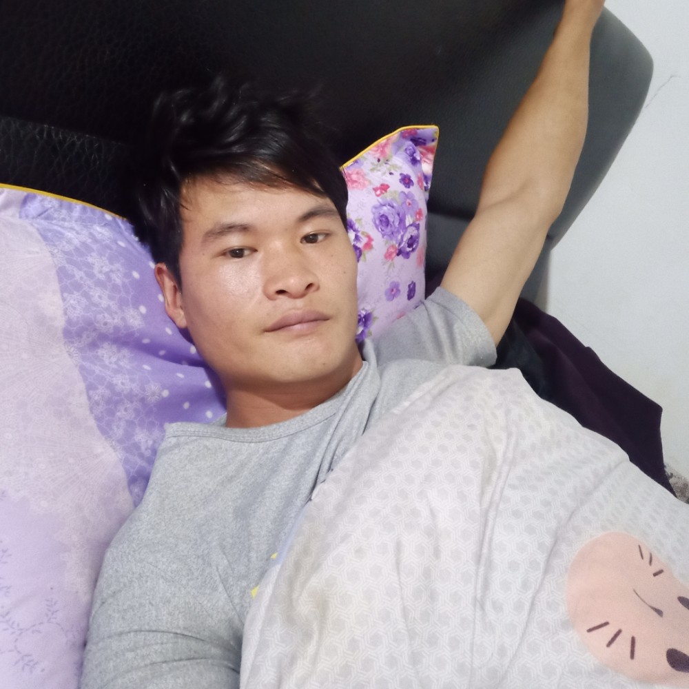单薄书包的照片