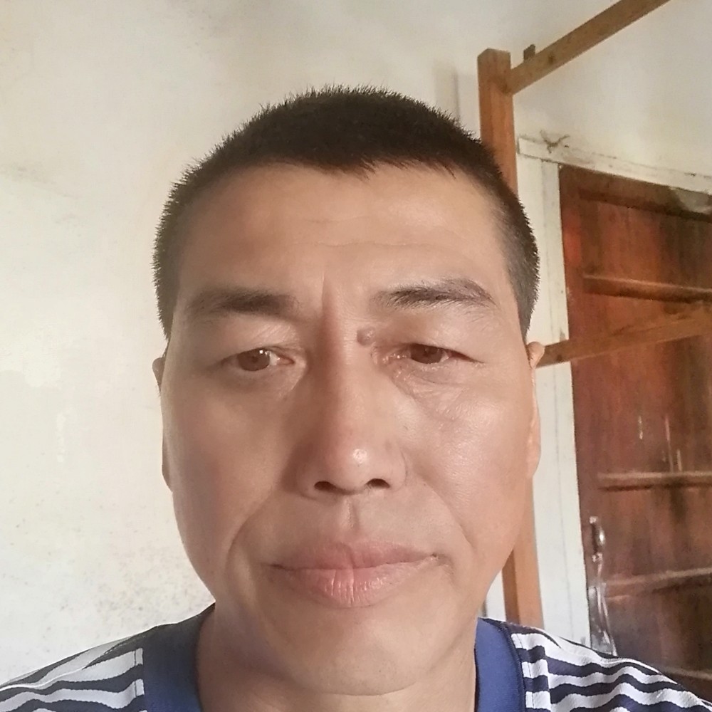 打工的单身汉的照片