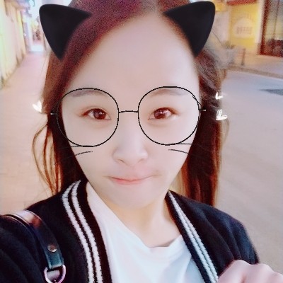 幸福的小肥羊的照片